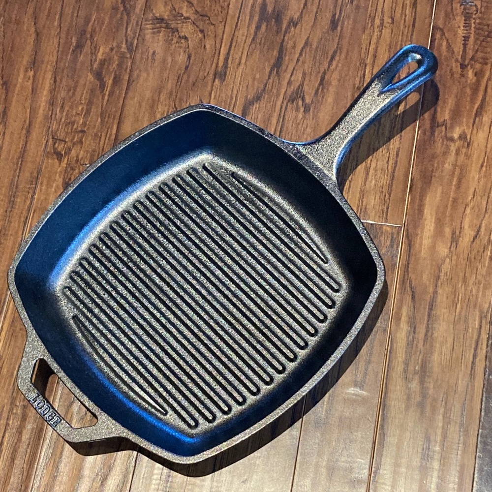Lodge Cast Iron Square 10 inch Pan NWOT